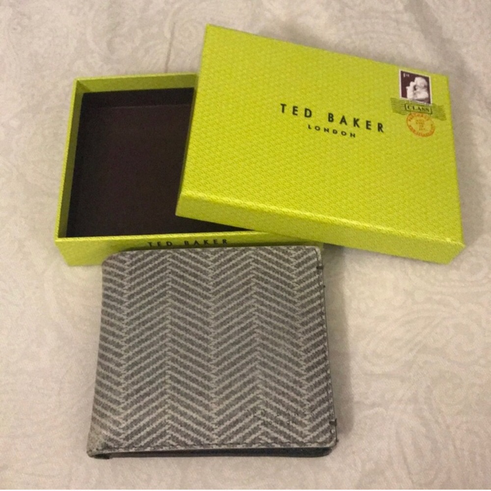 SALE! Ted Baker Grey Striped Sold Out Men’s Wallet